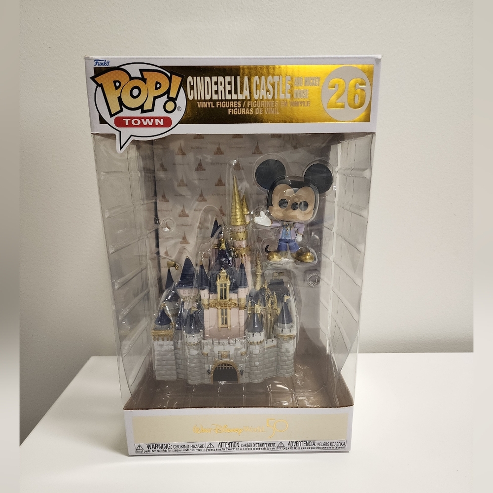 Funko Pop! Town: Walt Disney World 50th - Cinderella Castle with Mickey Mouse